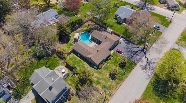 32 Ridge Road, Bristol, RI 02809
