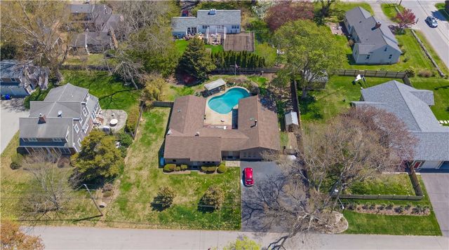 32 Ridge Road, Bristol, RI 02809