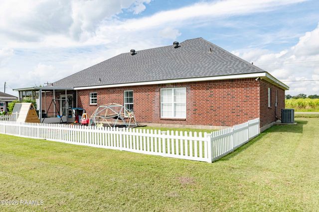 1402 Breaux Road, Lafayette, LA 70506