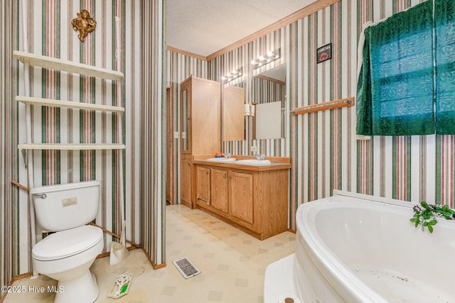 7472 Edwards Road, Castalia, NC 27816