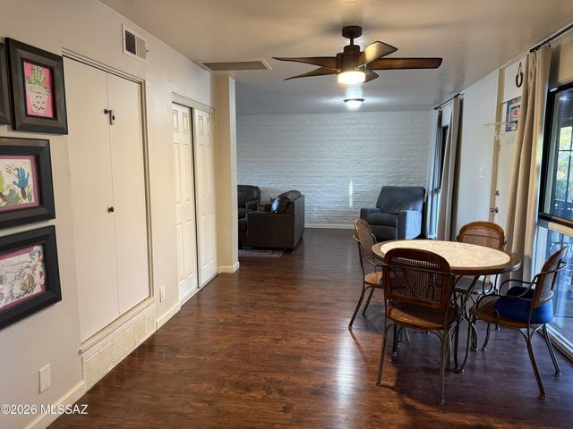 6 W Greenock Dr Apt Aa, Tucson, AZ 85737