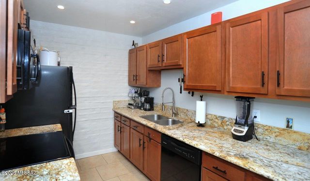 6 W Greenock Dr Apt Aa, Tucson, AZ 85737