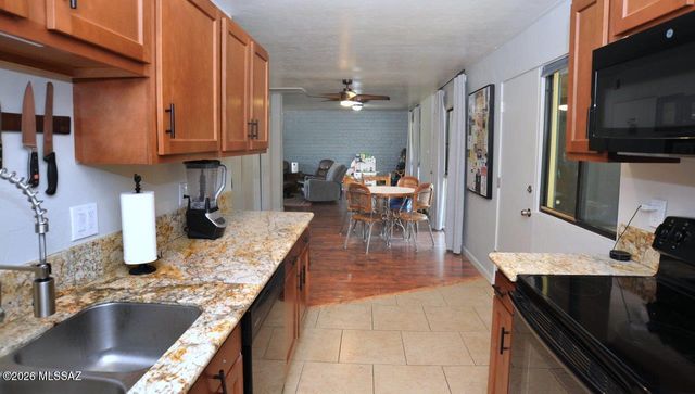 6 W Greenock Dr Apt Aa, Tucson, AZ 85737