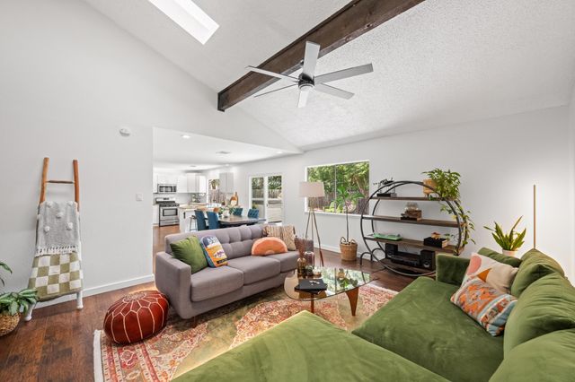 2526 Mcgregor DR, Austin, TX 78745