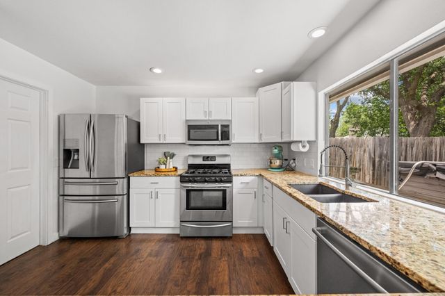 2526 Mcgregor DR, Austin, TX 78745