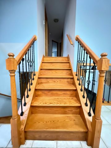 7051 W 64th Place, Chicago, IL 60638