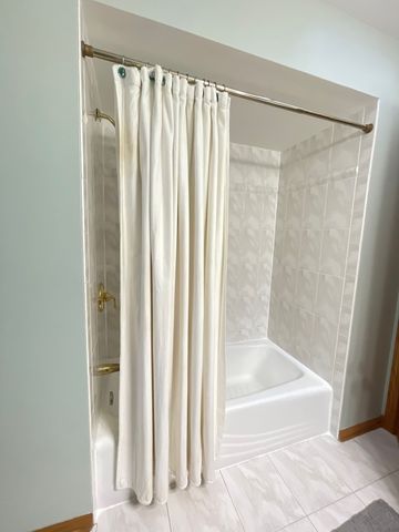 7051 W 64th Place, Chicago, IL 60638