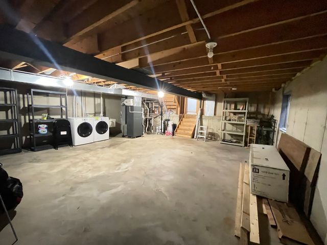 7051 W 64th Place, Chicago, IL 60638