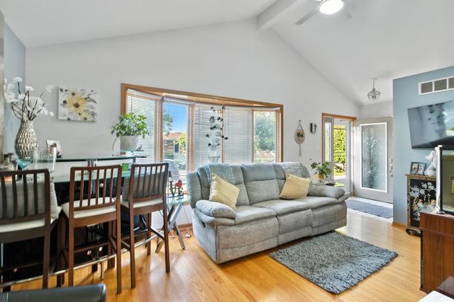 7051 W 64th Place, Chicago, IL 60638