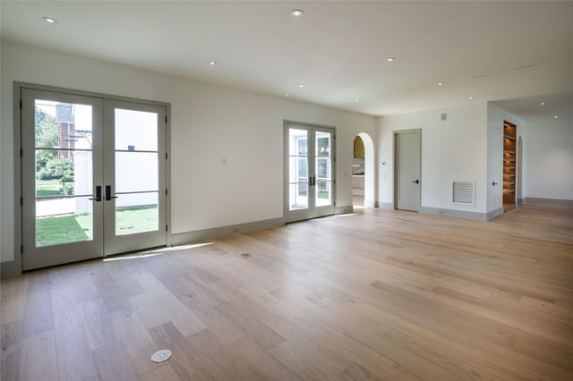 2627 Tangley Road, West University Place, TX 77005