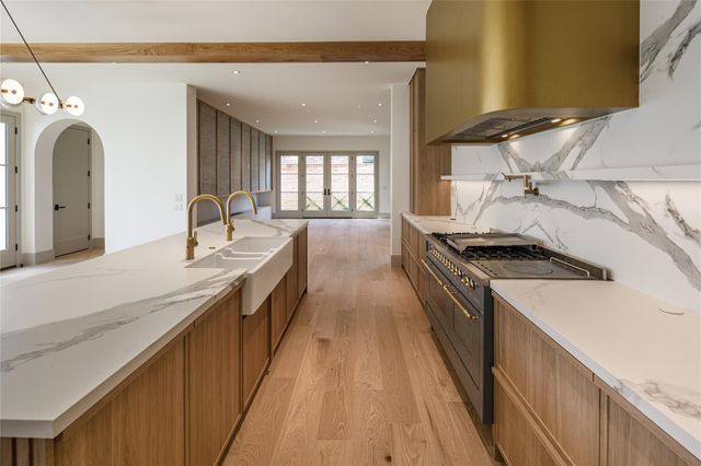 2627 Tangley Road, West University Place, TX 77005