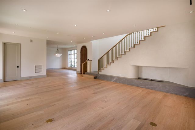 2627 Tangley Road, West University Place, TX 77005