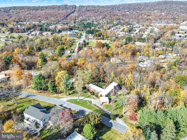 4217 KIRKWOOD RD, Harrisburg, PA 17110