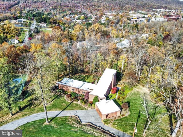 4217 KIRKWOOD RD, Harrisburg, PA 17110