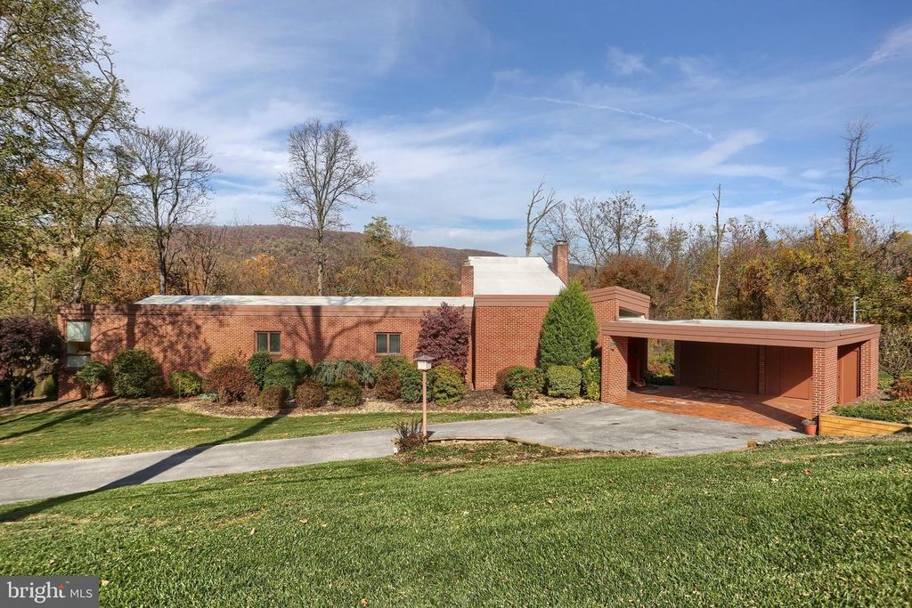 4217 KIRKWOOD RD, Harrisburg, PA 17110