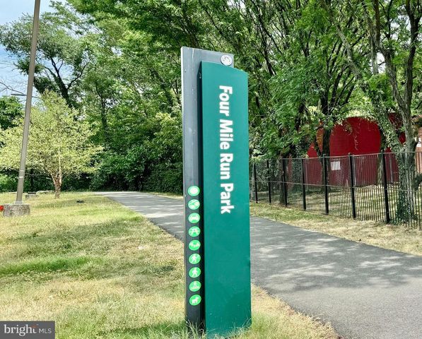 628 FOUR MILE RD, Alexandria, VA 22305