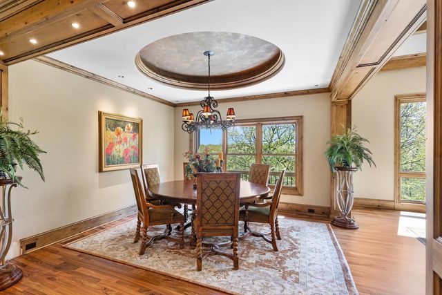 6823 Alpine Trail, Eden Prairie, MN 55346