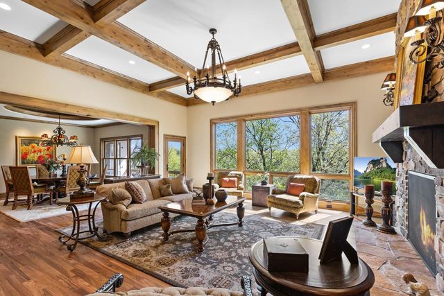 6823 Alpine Trail, Eden Prairie, MN 55346