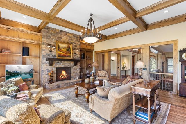 6823 Alpine Trail, Eden Prairie, MN 55346