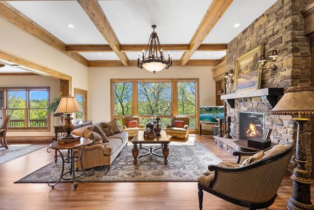 6823 Alpine Trail, Eden Prairie, MN 55346
