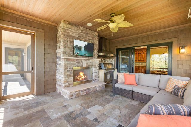 6823 Alpine Trail, Eden Prairie, MN 55346