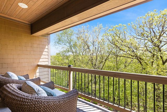 6823 Alpine Trail, Eden Prairie, MN 55346