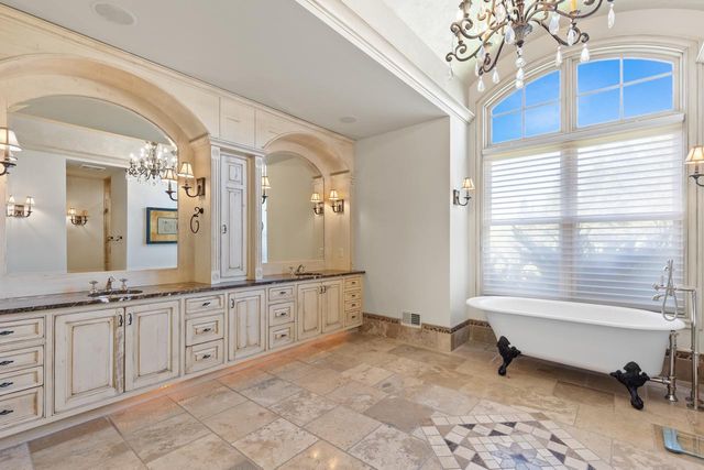 6823 Alpine Trail, Eden Prairie, MN 55346