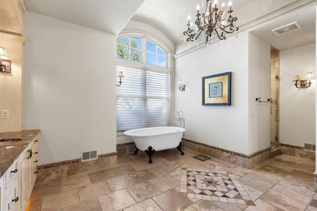 6823 Alpine Trail, Eden Prairie, MN 55346