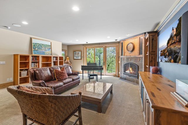 6823 Alpine Trail, Eden Prairie, MN 55346