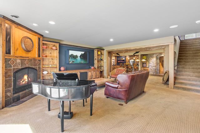 6823 Alpine Trail, Eden Prairie, MN 55346