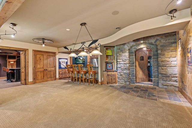 6823 Alpine Trail, Eden Prairie, MN 55346