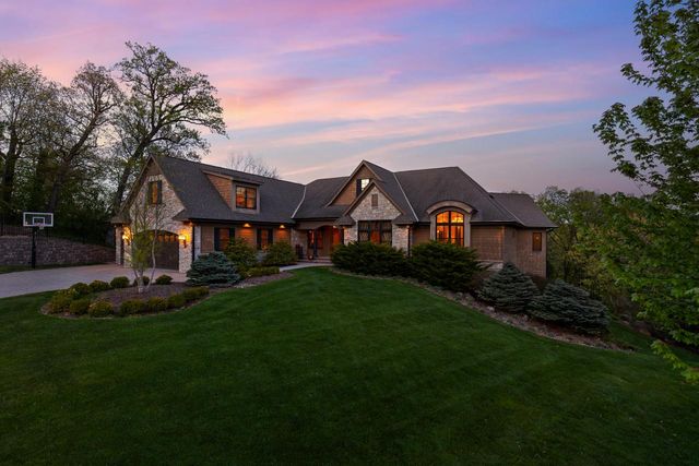 6823 Alpine Trail, Eden Prairie, MN 55346