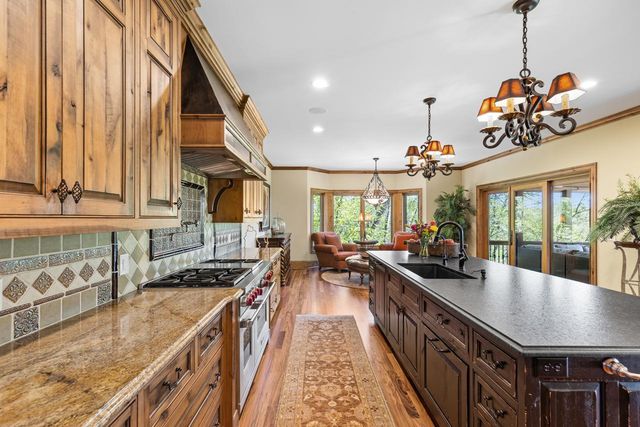 6823 Alpine Trail, Eden Prairie, MN 55346