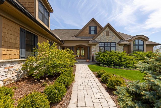 6823 Alpine Trail, Eden Prairie, MN 55346