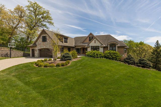 6823 Alpine Trail, Eden Prairie, MN 55346