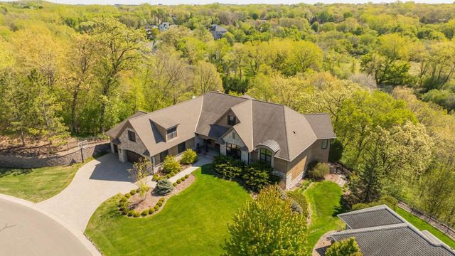 6823 Alpine Trail, Eden Prairie, MN 55346