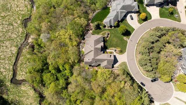 6823 Alpine Trail, Eden Prairie, MN 55346