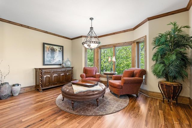 6823 Alpine Trail, Eden Prairie, MN 55346