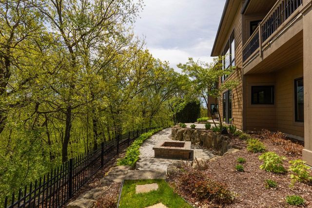6823 Alpine Trail, Eden Prairie, MN 55346