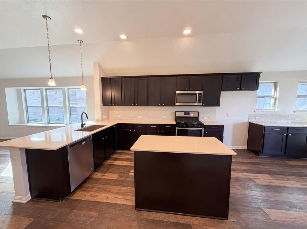 543 Tanda LN, Hutto, TX 78634