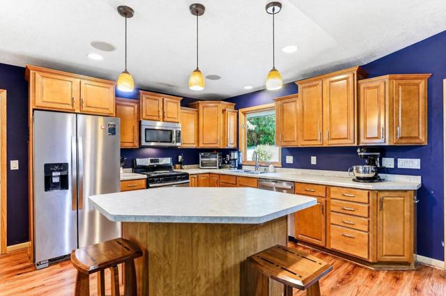 8594 Underwood Lane N, Maple Grove, MN 55369