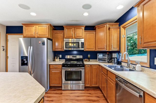 8594 Underwood Lane N, Maple Grove, MN 55369