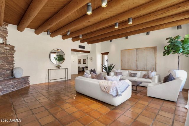 6249 E OLD PAINT Trail, Cave Creek, AZ 85331