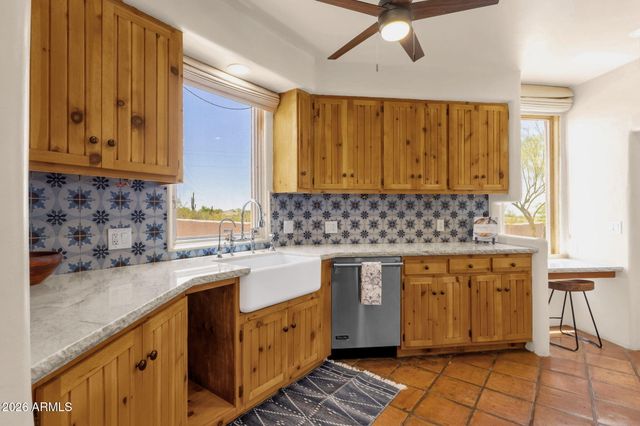 6249 E OLD PAINT Trail, Cave Creek, AZ 85331