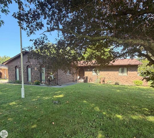5374 Pointe Drive, East China Twp, MI 48054