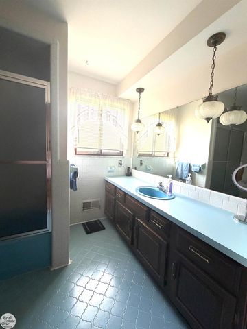 5374 Pointe Drive, East China Twp, MI 48054