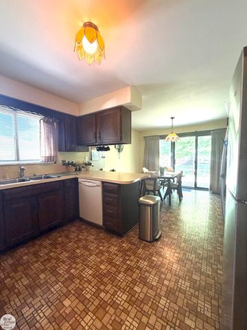 5374 Pointe Drive, East China Twp, MI 48054