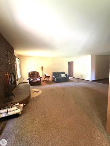 5374 Pointe Drive, East China Twp, MI 48054