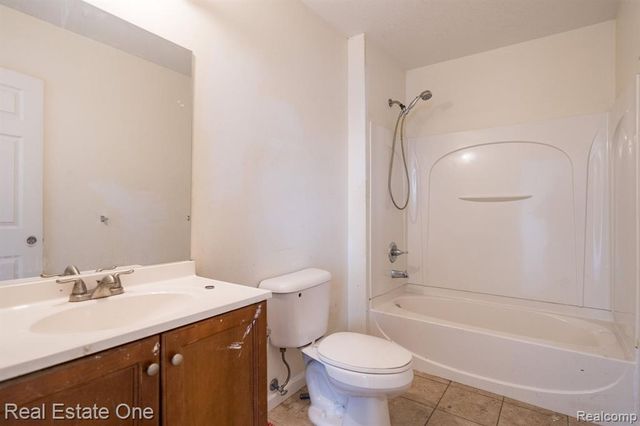 18410 Inkster Road, Redford, MI 48240