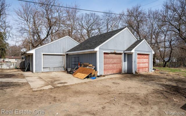 18410 Inkster Road, Redford, MI 48240